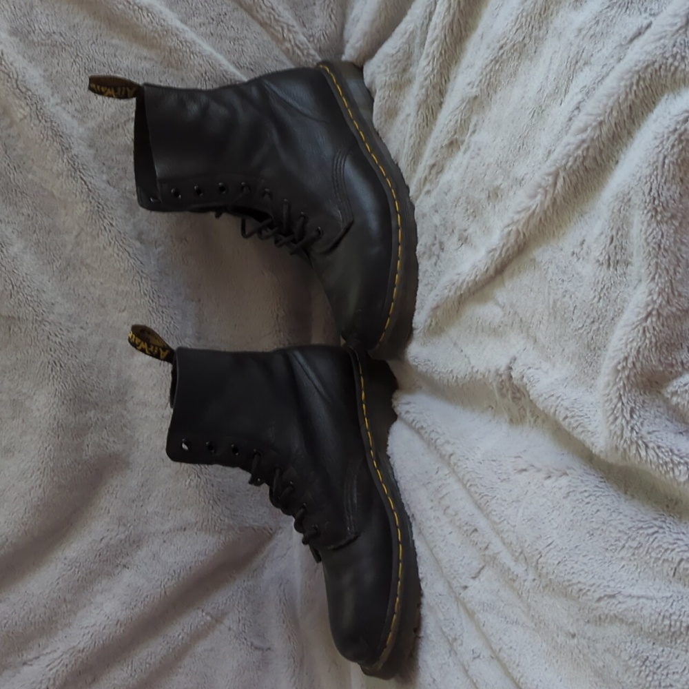 1460 Women's Pascal Virginia Leather Boots